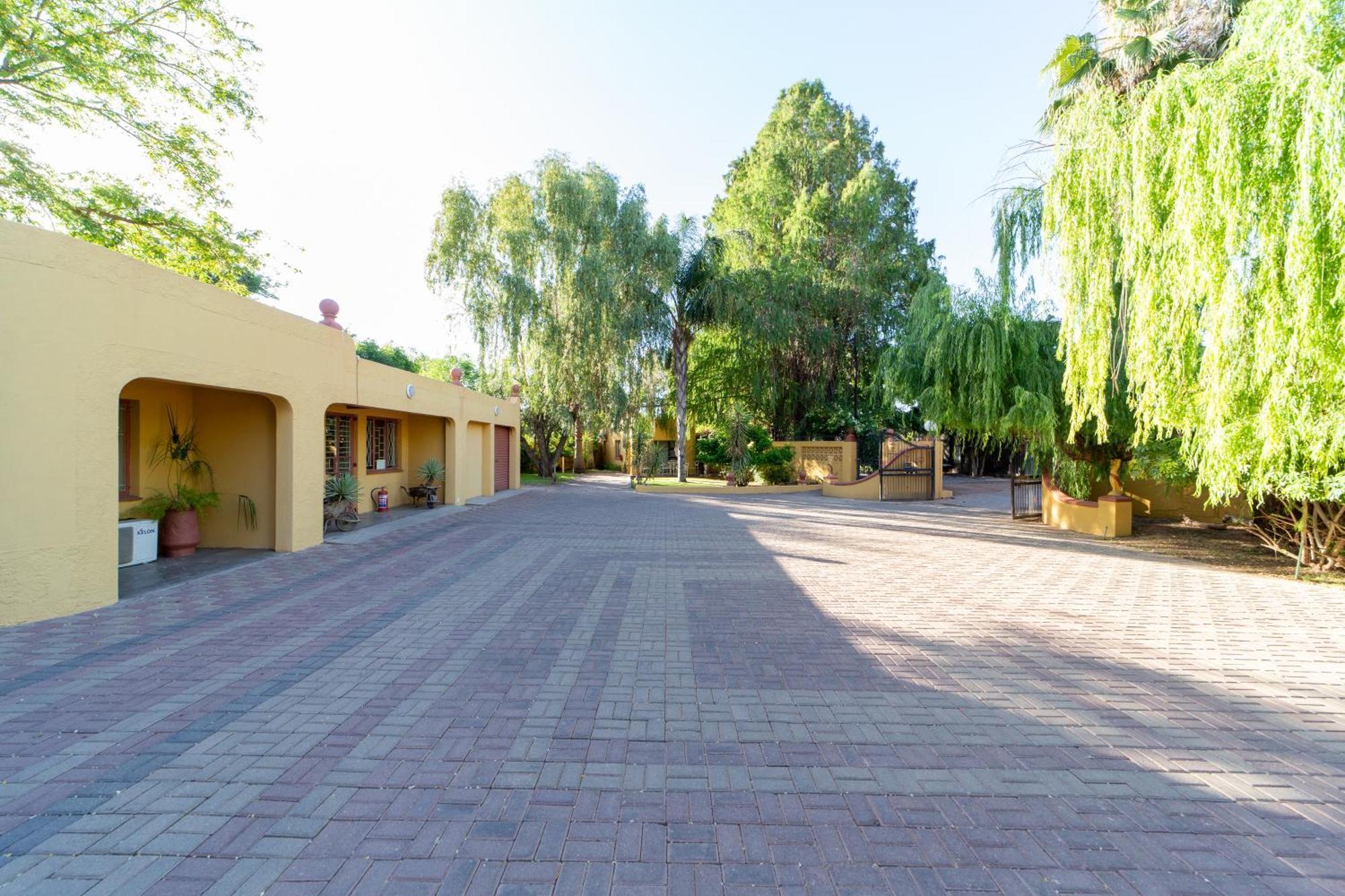 Sunriver Kalahari Lodge Riverside Stay In Upington Buitenkant foto