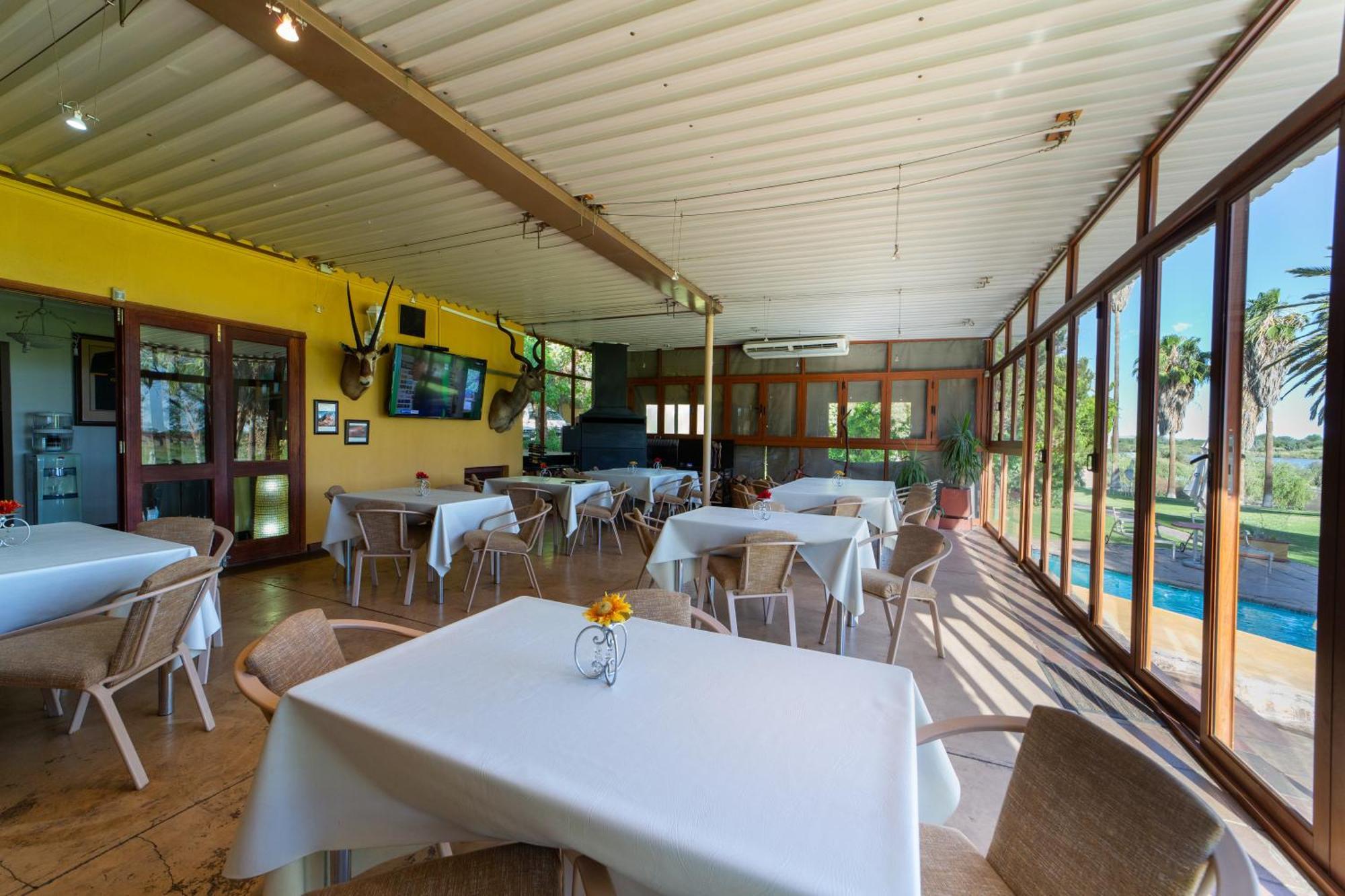 Sunriver Kalahari Lodge Riverside Stay In Upington Buitenkant foto