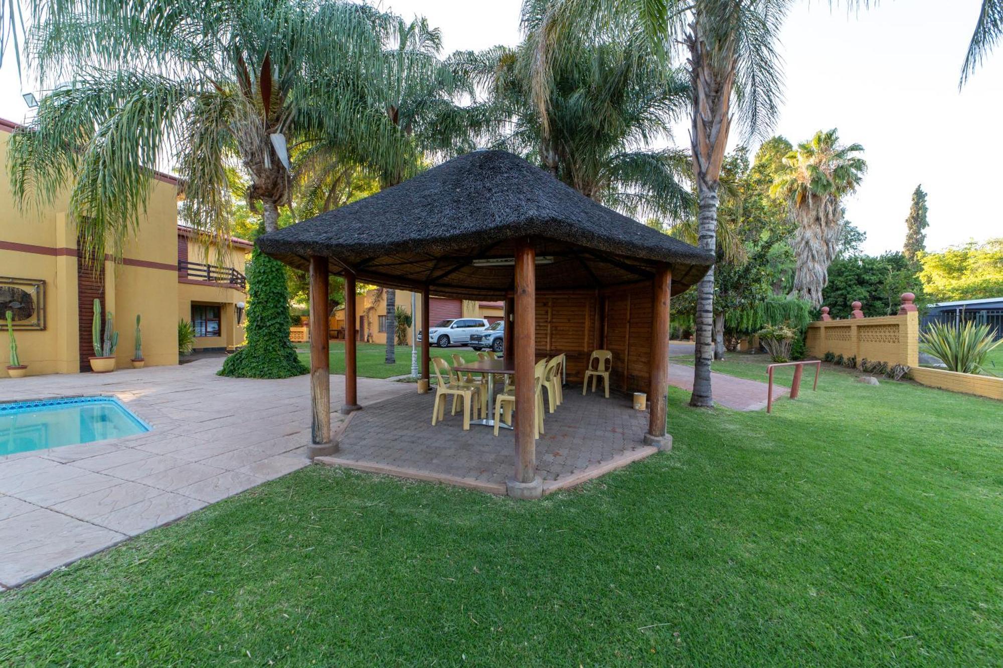 Sunriver Kalahari Lodge Riverside Stay In Upington Buitenkant foto