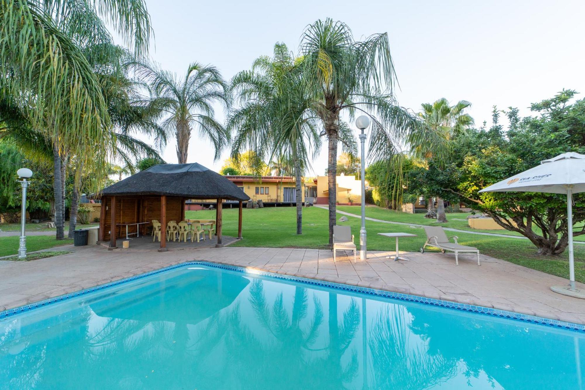 Sunriver Kalahari Lodge Riverside Stay In Upington Buitenkant foto